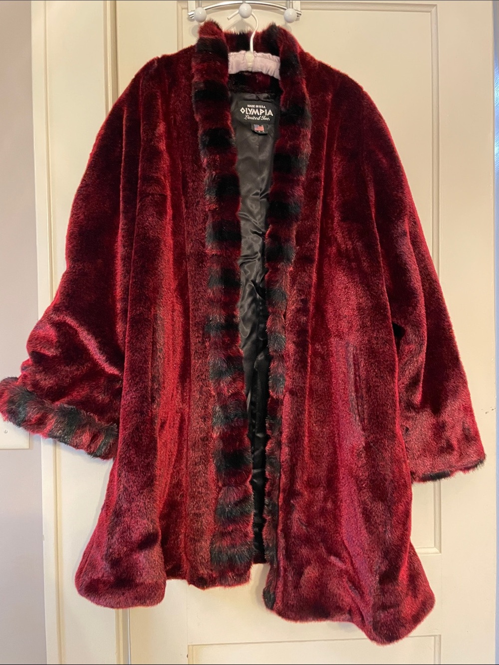Vintage Plush Teddy Coat in Deep Burgundy